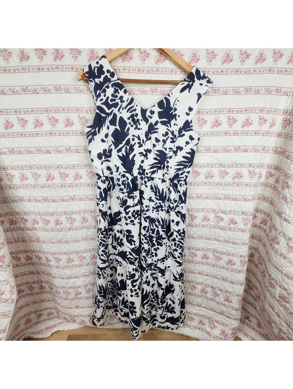Magaschoni Floral Print Dress Sleeveless V-Neck Casual White Blue Size 4